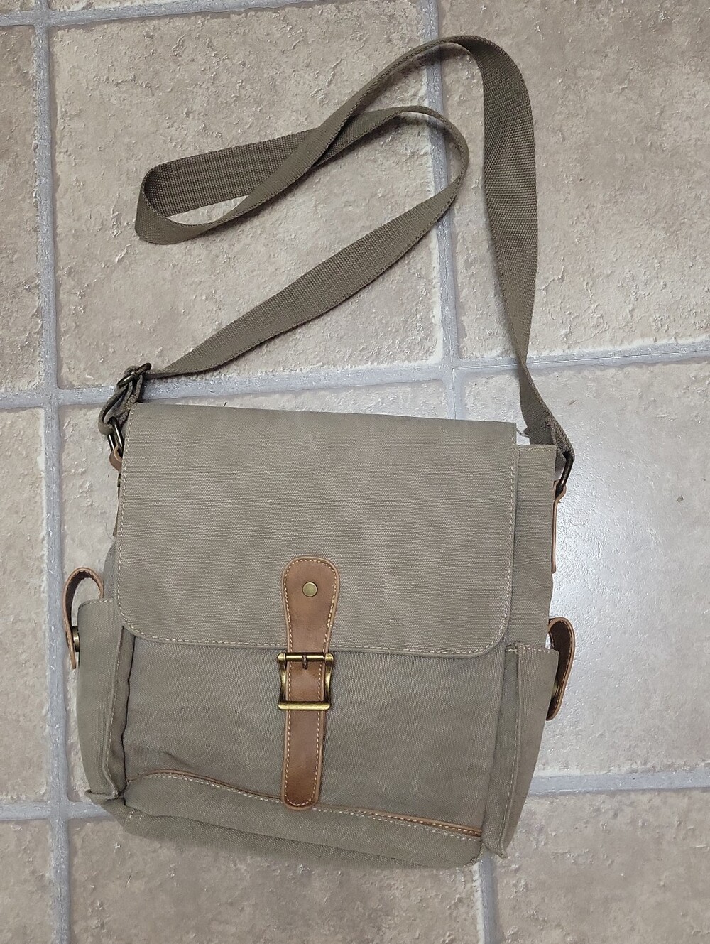 Unisex CARGOIT Canvas Crossbody Messenger Book Bag in Olive/Brown Leather Trim
